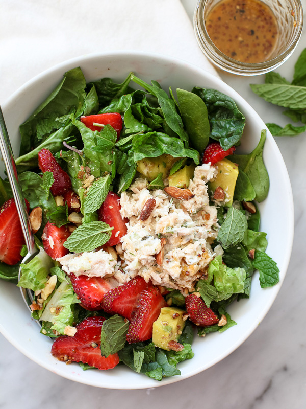 Strawberry-and-Avocado-Salad-with-Tuna-9