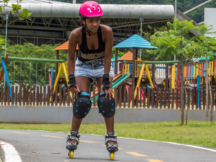 Outdoor Workouts That Don_t Feel Like Exercise-rollerblade